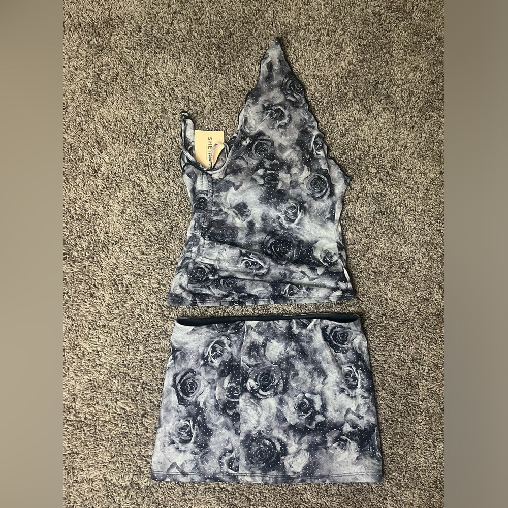 Shein Women’s 2- Piece BAE Slim Tube Top & Mini Skirt Size XS Floral NWT